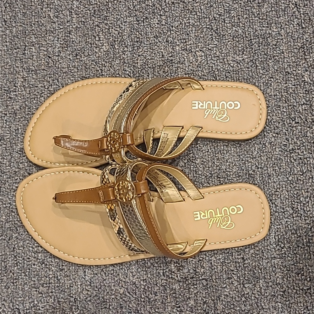 Thong sandals size 7
